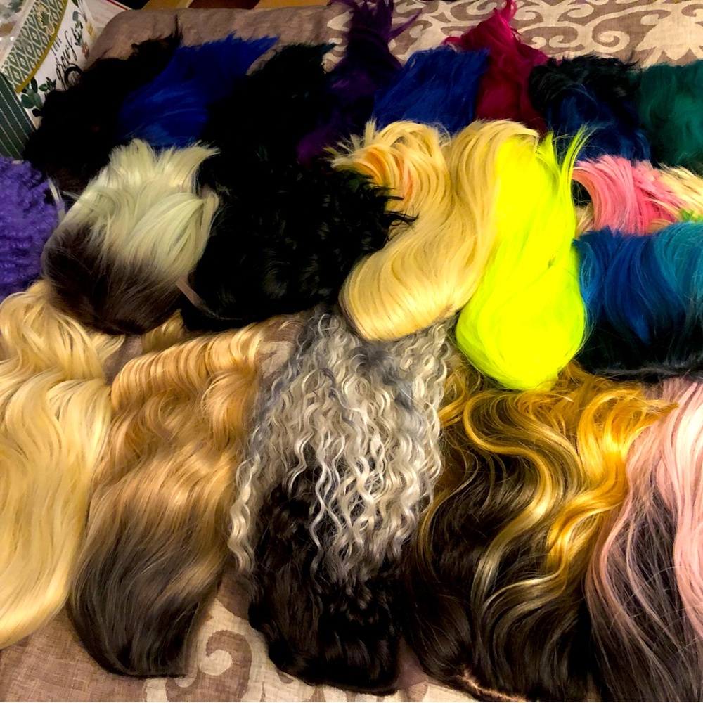 HUGE LOT WIGS